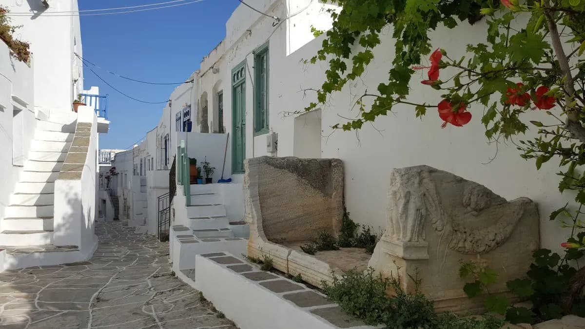 Villaggio medievale di Kastro a Sifnos con vedute spettacolari sulla scogliera